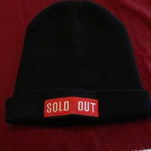 “SOLD OUT” hat